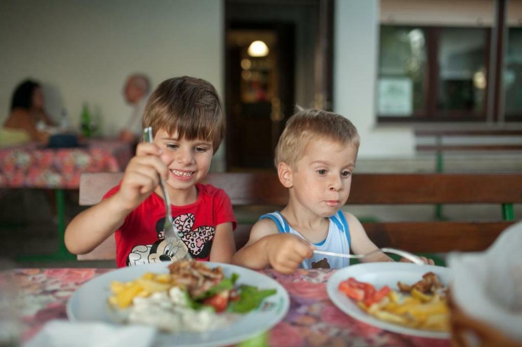 Janezinovi House Pensionat Ratecevo Brdo Exteriör bild